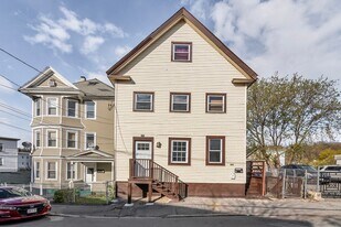 153 Union St, Unit 1 in Lawrence, MA - Building Photo
