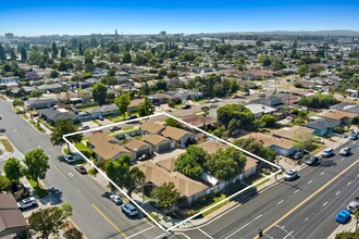 302 N Batavia St in Orange, CA - Building Photo - Building Photo