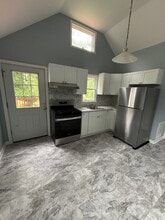 887 Edwards Rd in Parsippany Troy Hills, NJ - Building Photo - Building Photo