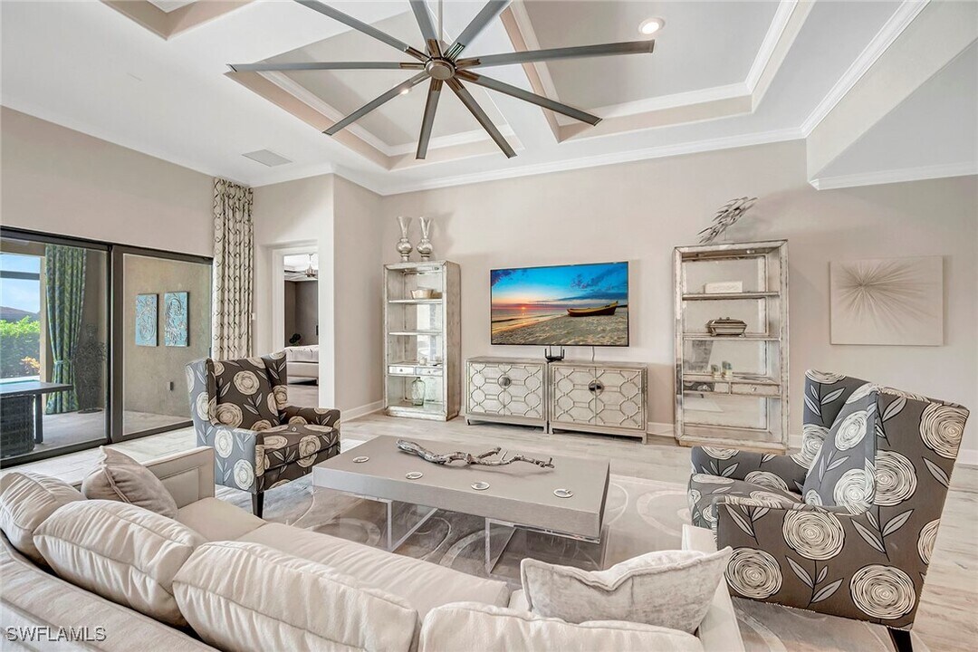 9574 Everglades Dr in Naples, FL - Building Photo