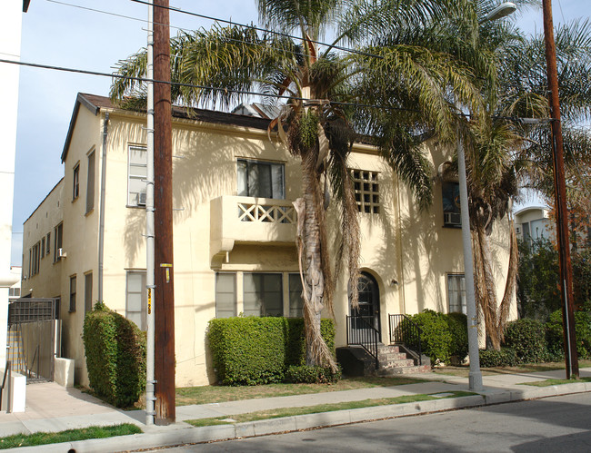 11201 Huston St in North Hollywood, CA - Building Photo - Building Photo