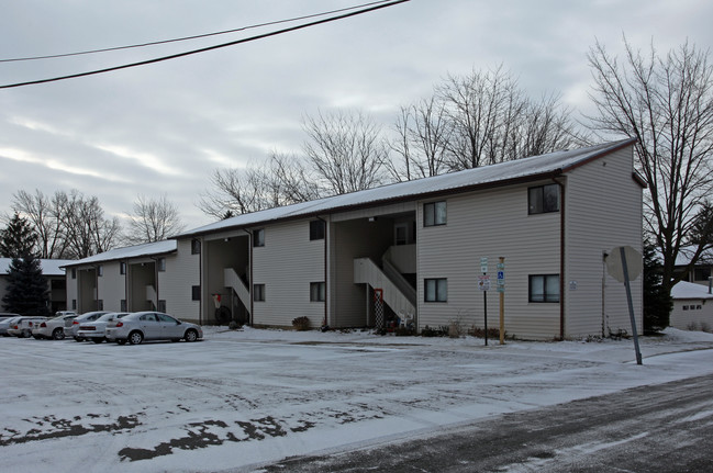 Riley View Community Apartments in Bluffton, OH - Building Photo - Building Photo