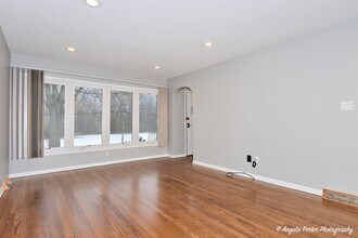 40 Pine Tree Row in Lake Zurich, IL - Building Photo - Building Photo