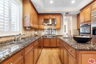 132 S Maple Dr in Beverly Hills, CA - Building Photo - Building Photo