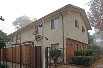 1811 T St in Sacramento, CA - Building Photo - Building Photo