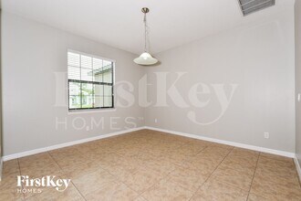 1814 SW 22nd St in Cape Coral, FL - Foto de edificio - Building Photo