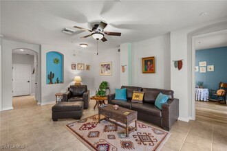 17486 Old Harmony Dr in Ft. Myers, FL - Foto de edificio - Building Photo