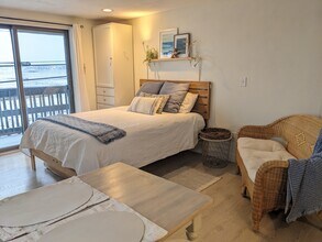415 Ocean Blvd, Unit Sunny Beach Studio with Annual Lease in Hampton, NH - Building Photo - Building Photo