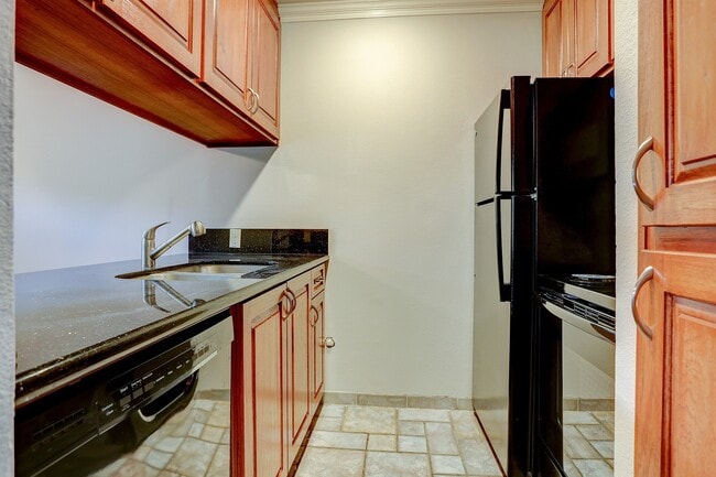 property at 611 Hawthorne St