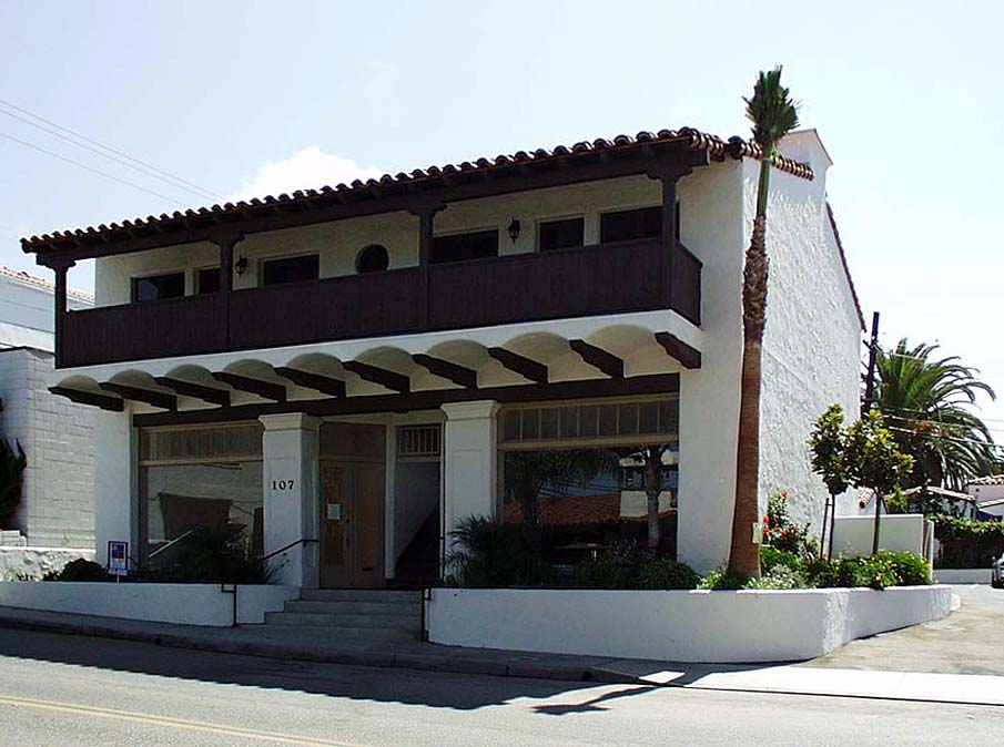 107 Avenida Miramar in San Clemente, CA - Building Photo