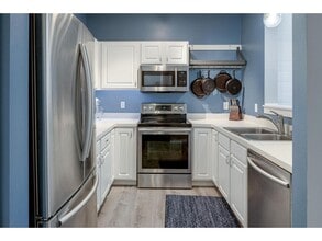1046 Providence Dr in Shakopee, MN - Building Photo - Building Photo