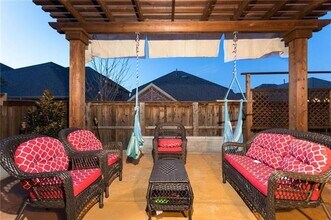 423 Palacio St in Irving, TX - Building Photo - Building Photo