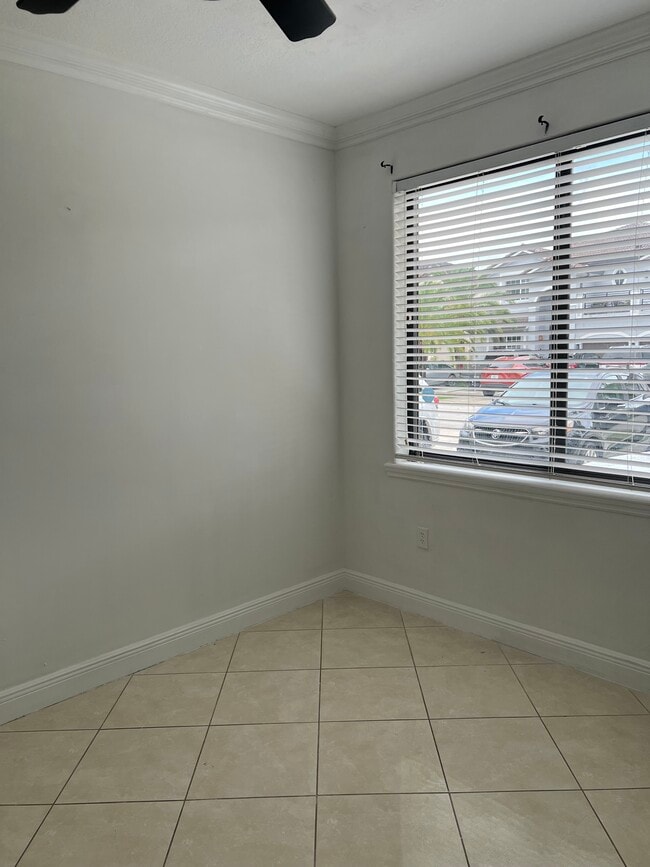 13991 SW 152nd Ter, Unit KENDALL MOVE-IN -Special in Miami, FL - Building Photo - Building Photo