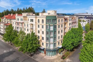 11004 NE 11th St in Bellevue, WA - Building Photo