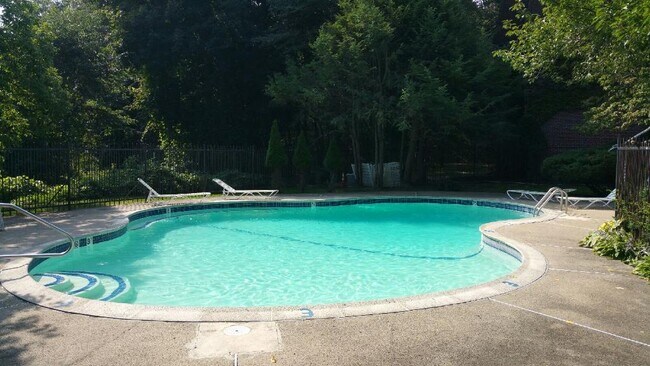 140 Kenrick St, Unit 25 in Boston, MA - Building Photo - Building Photo