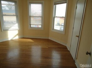 386 New Brunswick Ave in Woodbridge Township, NJ - Building Photo - Building Photo