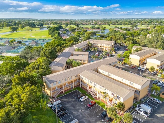 property at 6235 SW Kendale Lakes Cir