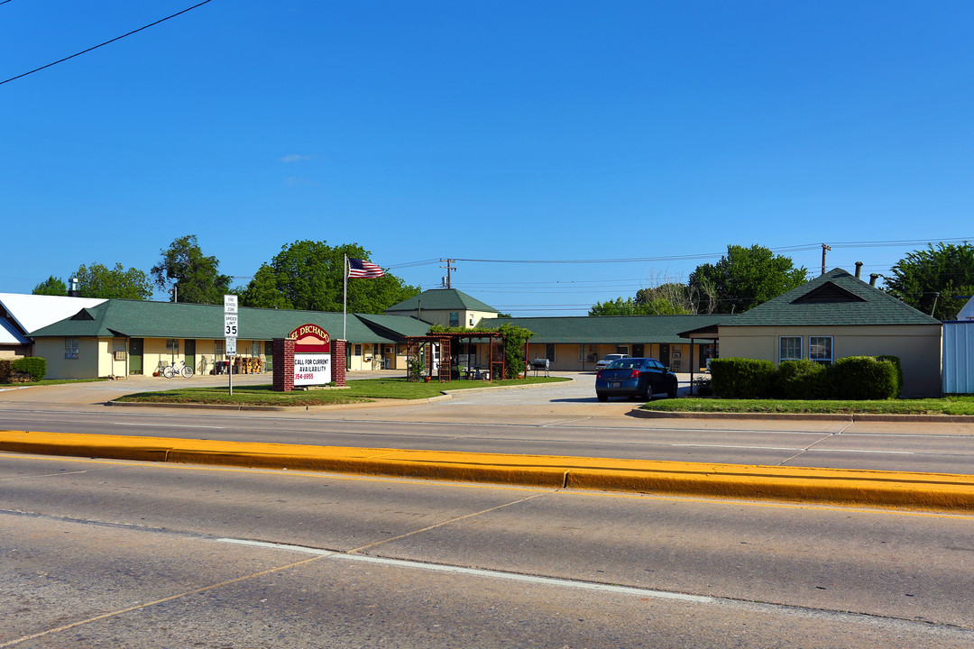 El Dechado in Yukon, OK - Foto de edificio