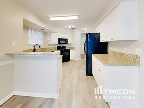 838 Poydras Ln W in Jacksonville, FL - Building Photo - Building Photo