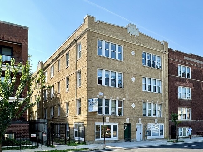 property at 5662 N Ridge Ave