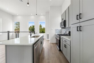 947 Green Meadow Ln in Houston, TX - Building Photo - Building Photo