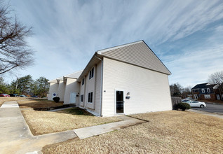 Westchester Square and Williamsburg Village in Danville, VA - Building Photo - Building Photo