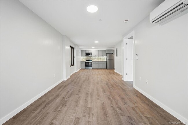 43-34 53rd St, Unit 5C in Queens, NY - Building Photo - Building Photo