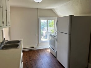 3008 E Rowan Ave in Spokane, WA - Building Photo - Building Photo