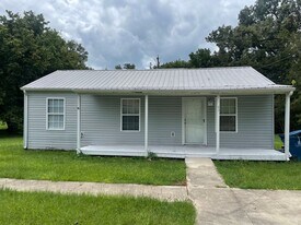 93 Nunnally Ave in Anniston, AL - Building Photo