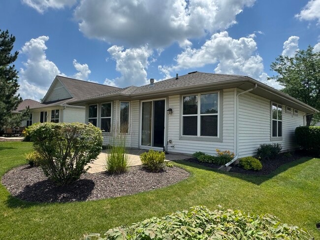 13084 Illinois Dr in Huntley, IL - Building Photo - Building Photo