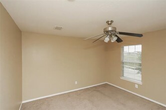 5786 Firethorn Dr in Dallas, TX - Building Photo - Building Photo