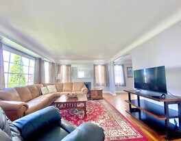 2336 Canterbury Rd in University Heights, OH - Building Photo