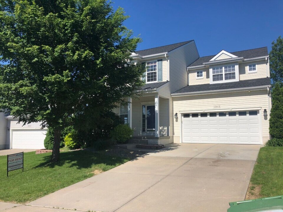 13915 Kelly Dr in Bellevue, NE - Building Photo