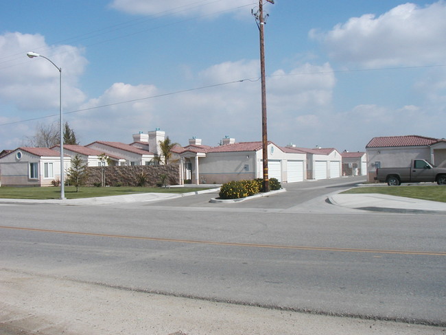 1900-1948 Palm Ave in Wasco, CA - Building Photo - Building Photo