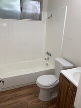 124 W 8th St in Tracy, CA - Building Photo - Building Photo