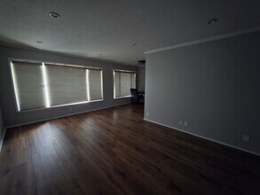 5390 E Oleta St in Long Beach, CA - Building Photo - Building Photo