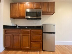 297 Newbury St, Unit #10 in Boston, MA - Foto de edificio - Building Photo