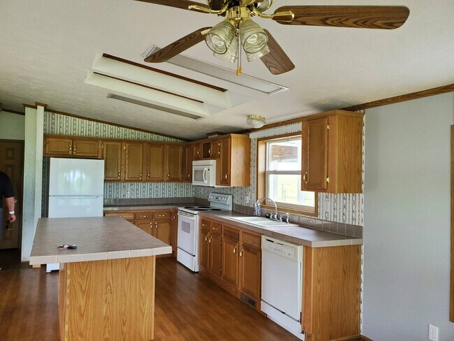 9292 N 440 Rd in Big Cabin, OK - Building Photo - Building Photo