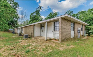 Deer Run Apartments in Pace, FL - Building Photo - Building Photo