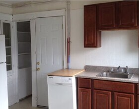 41 Prescott St, Unit 1st Floor in Meriden, CT - Foto de edificio - Building Photo