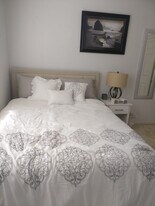 15563 Harbor Way in San Leandro, CA - Building Photo