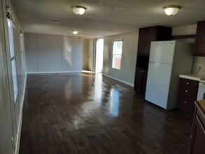 210 Jamback Rd in Anniston, AL - Foto de edificio - Building Photo