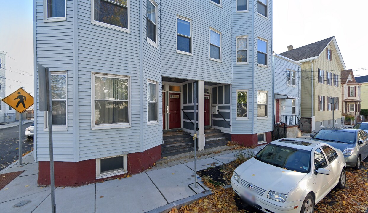 38 Harding St, Unit 2 in Cambridge, MA - Building Photo