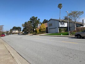 348 Port Royal Ave in Foster City, CA - Building Photo