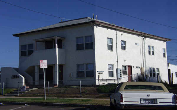 811 C Ave in National City, CA - Foto de edificio - Building Photo