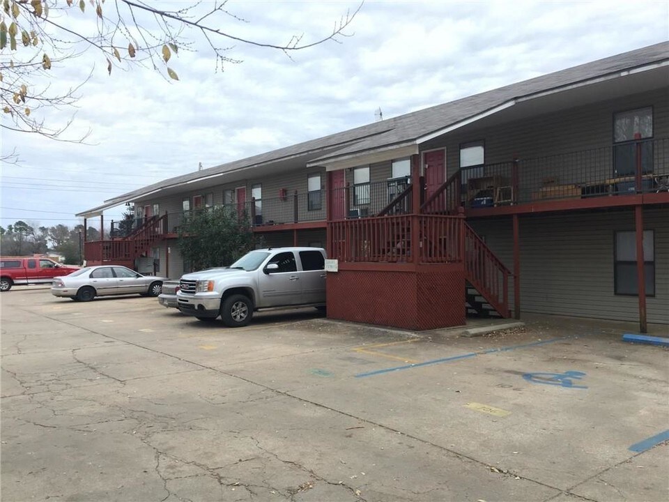 1706 S Powell St-Unit -202 in Springdale, AR - Building Photo