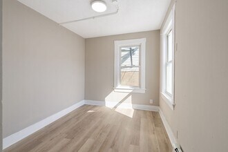 50 1/2 Common St in Lawrence, MA - Building Photo - Building Photo