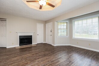 511 Buffalo Trail in Mount Juliet, TN - Foto de edificio - Building Photo