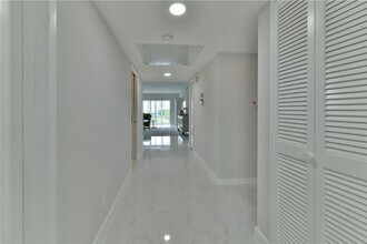 2751 N Palm Aire Dr, Unit 501 in Pompano Beach, FL - Building Photo - Building Photo