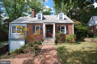 9210 Flower Ave in Silver Spring, MD - Building Photo - Building Photo